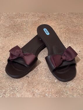 OKA b. MADISON  Slide Sandals  Women's Size “ L “